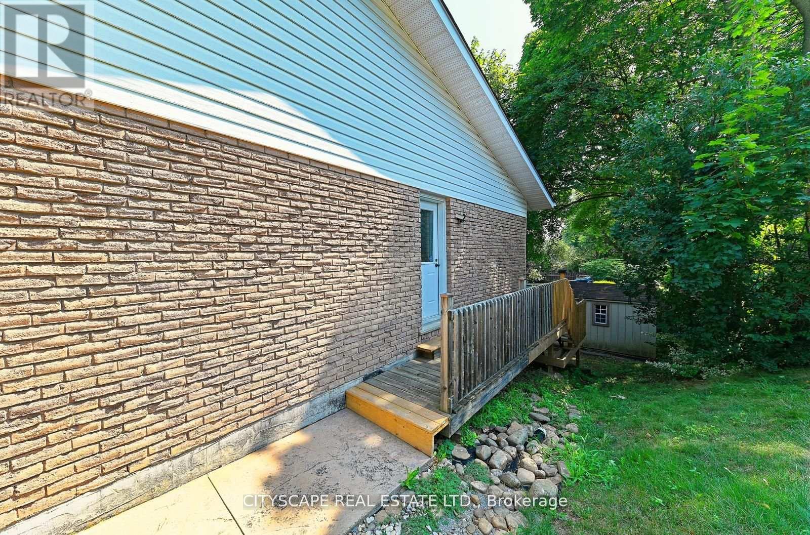 354 Plains Road W, Burlington, Ontario  L7T 1G5 - Photo 30 - W12456797