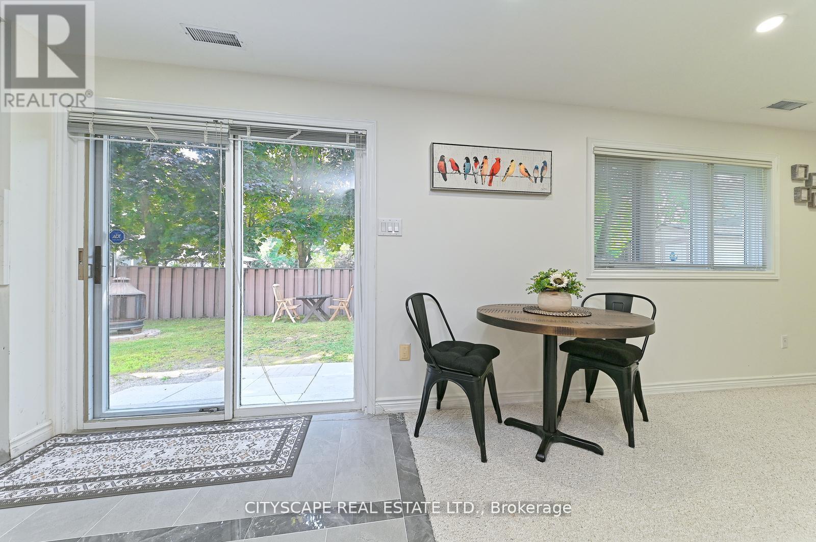 354 Plains Road W, Burlington, Ontario  L7T 1G5 - Photo 7 - W12456797