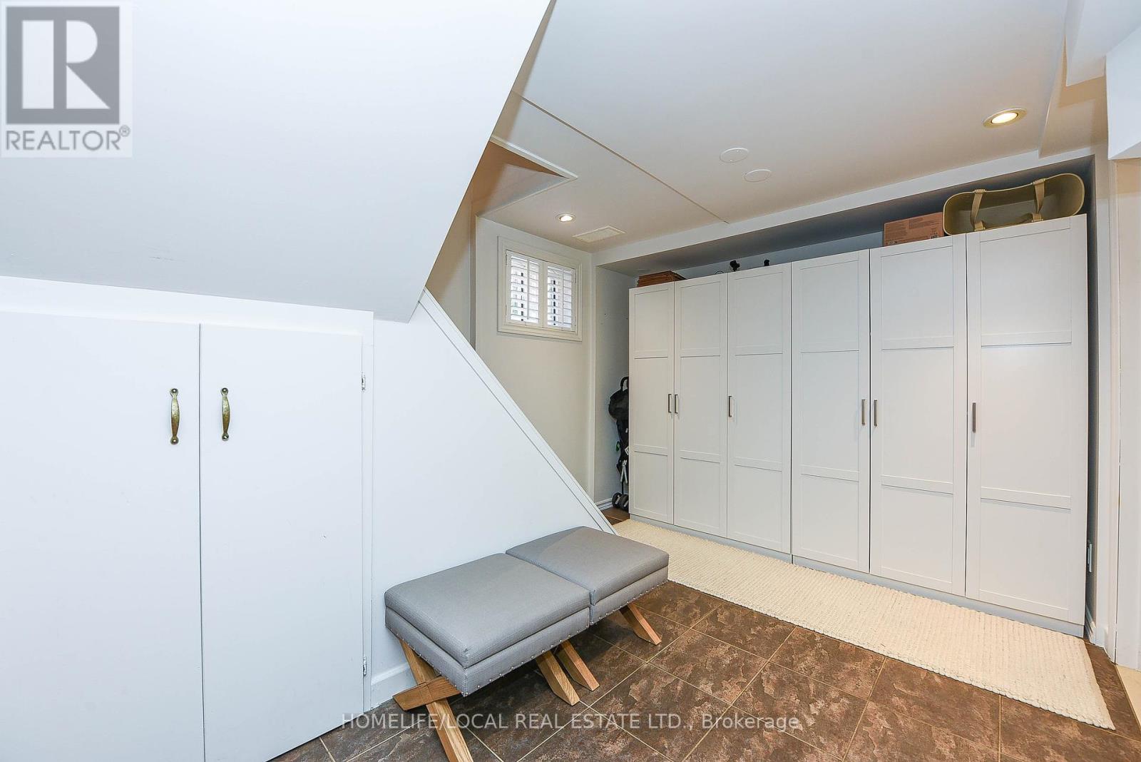 570 Exbury Crescent, Mississauga, Ontario  L5G 2P4 - Photo 5 - W12456823