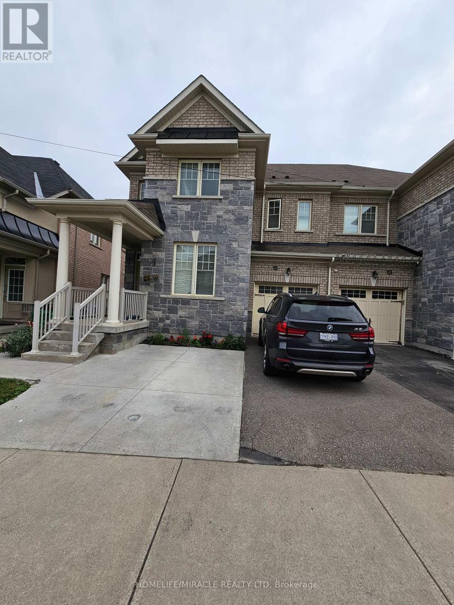 15 Villadowns Trail, Brampton, Ontario  L6R 3V6 - Photo 1 - W12456839