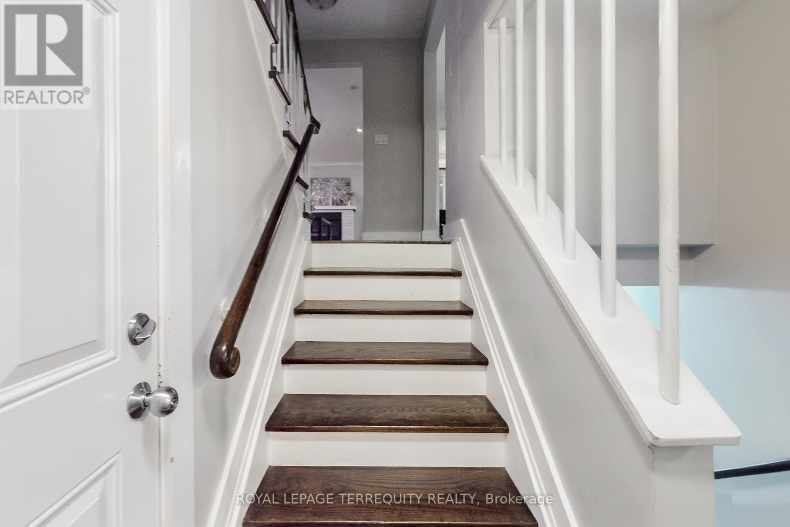 2 Stockton Road, Toronto, Ontario  M6A 1K7 - Photo 25 - W12456859