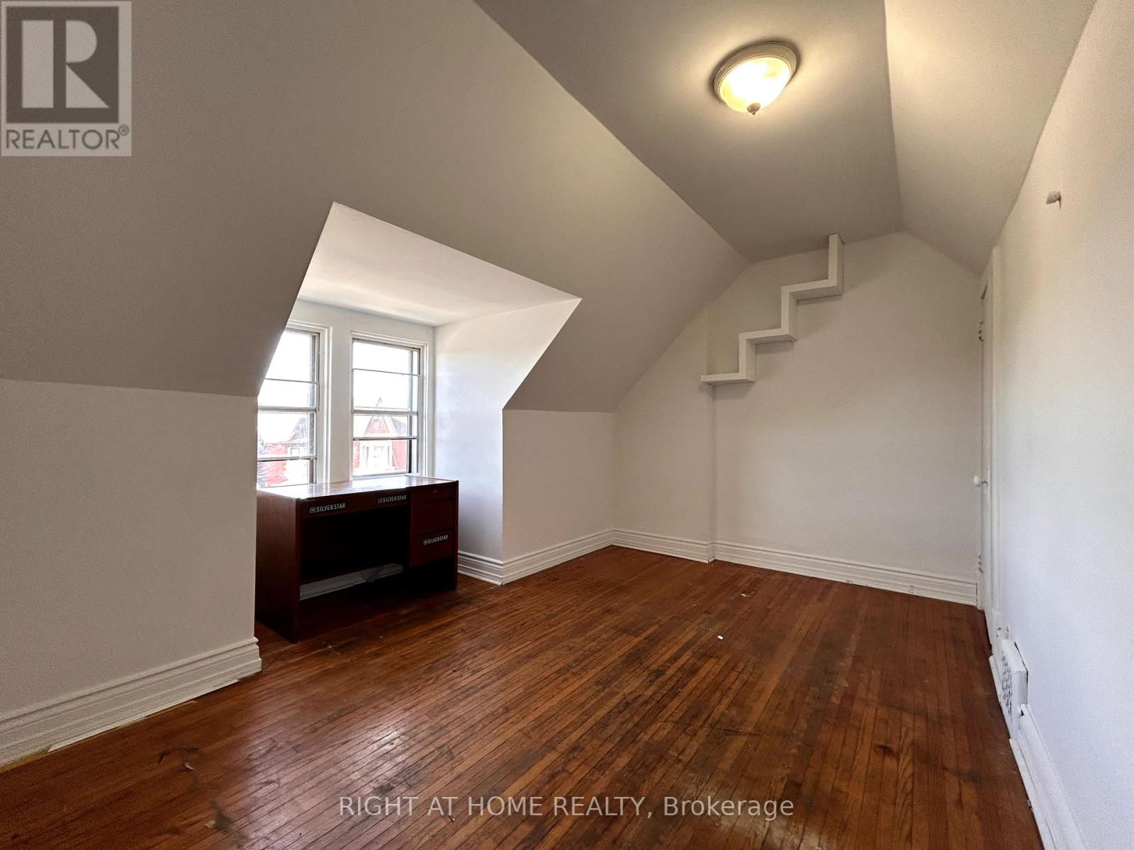 2 - 1039 Ossington Avenue W, Toronto, Ontario  M6G 3V9 - Photo 10 - W12456886