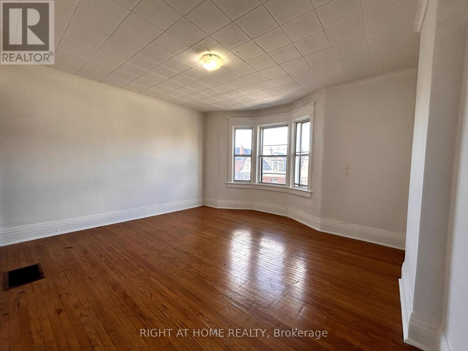 2 - 1039 Ossington Avenue W, Toronto, Ontario  M6G 3V9 - Photo 2 - W12456886