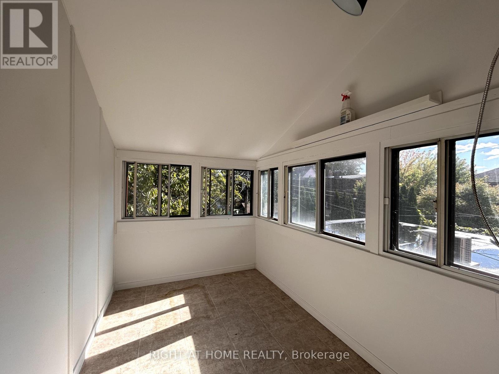 2 - 1039 Ossington Avenue W, Toronto, Ontario  M6G 3V9 - Photo 5 - W12456886