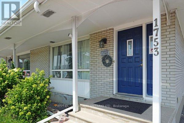 1753 Heron Road, Ottawa, Ontario  K1V 6A2 - Photo 2 - X12456928