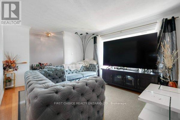 1753 Heron Road, Ottawa, Ontario  K1V 6A2 - Photo 4 - X12456928
