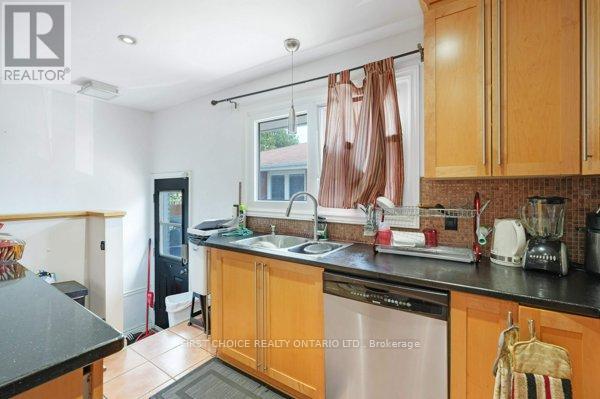 1753 Heron Road, Ottawa, Ontario  K1V 6A2 - Photo 9 - X12456928