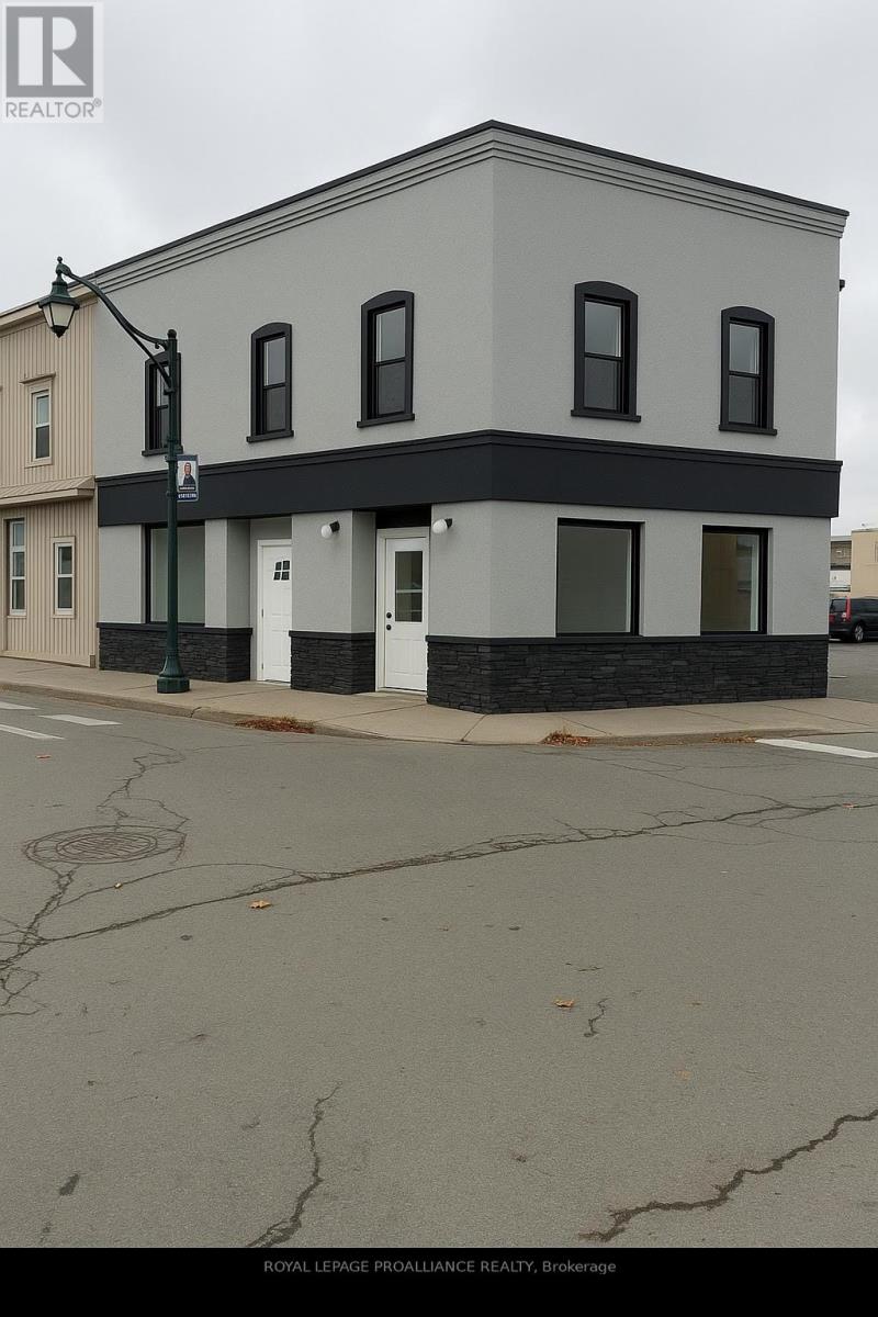 48 King Street Nw, Quinte West, Ontario  K8V 3V8 - Photo 1 - X12446440