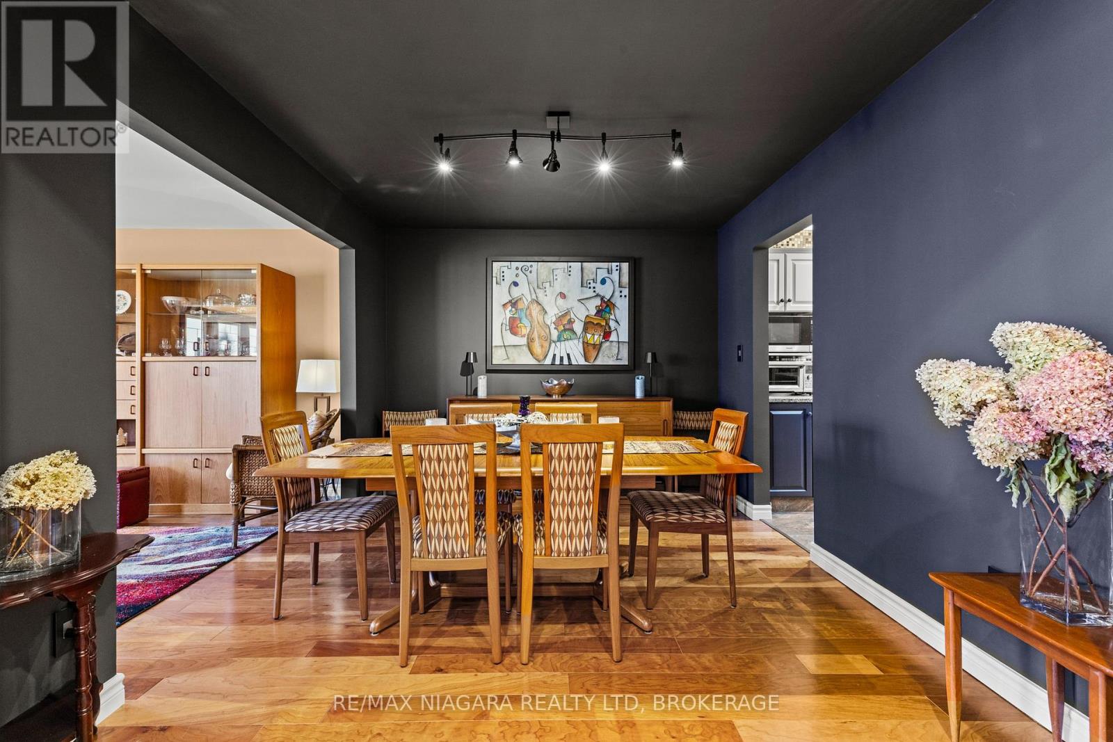 4 Karsam Court, Niagara-On-The-Lake (Town), Ontario  L0S 1J0 - Photo 14 - X12456908