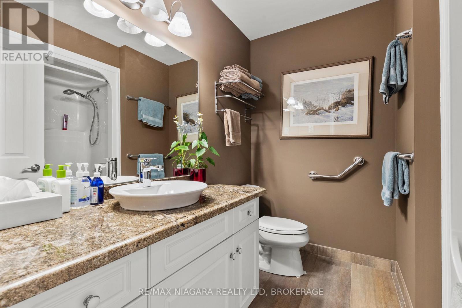 4 Karsam Court, Niagara-On-The-Lake (Town), Ontario  L0S 1J0 - Photo 20 - X12456908