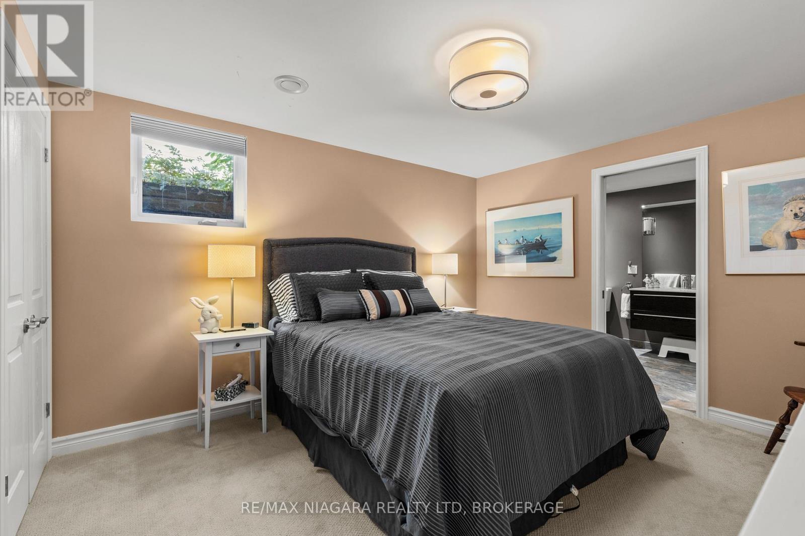 4 Karsam Court, Niagara-On-The-Lake (Town), Ontario  L0S 1J0 - Photo 36 - X12456908