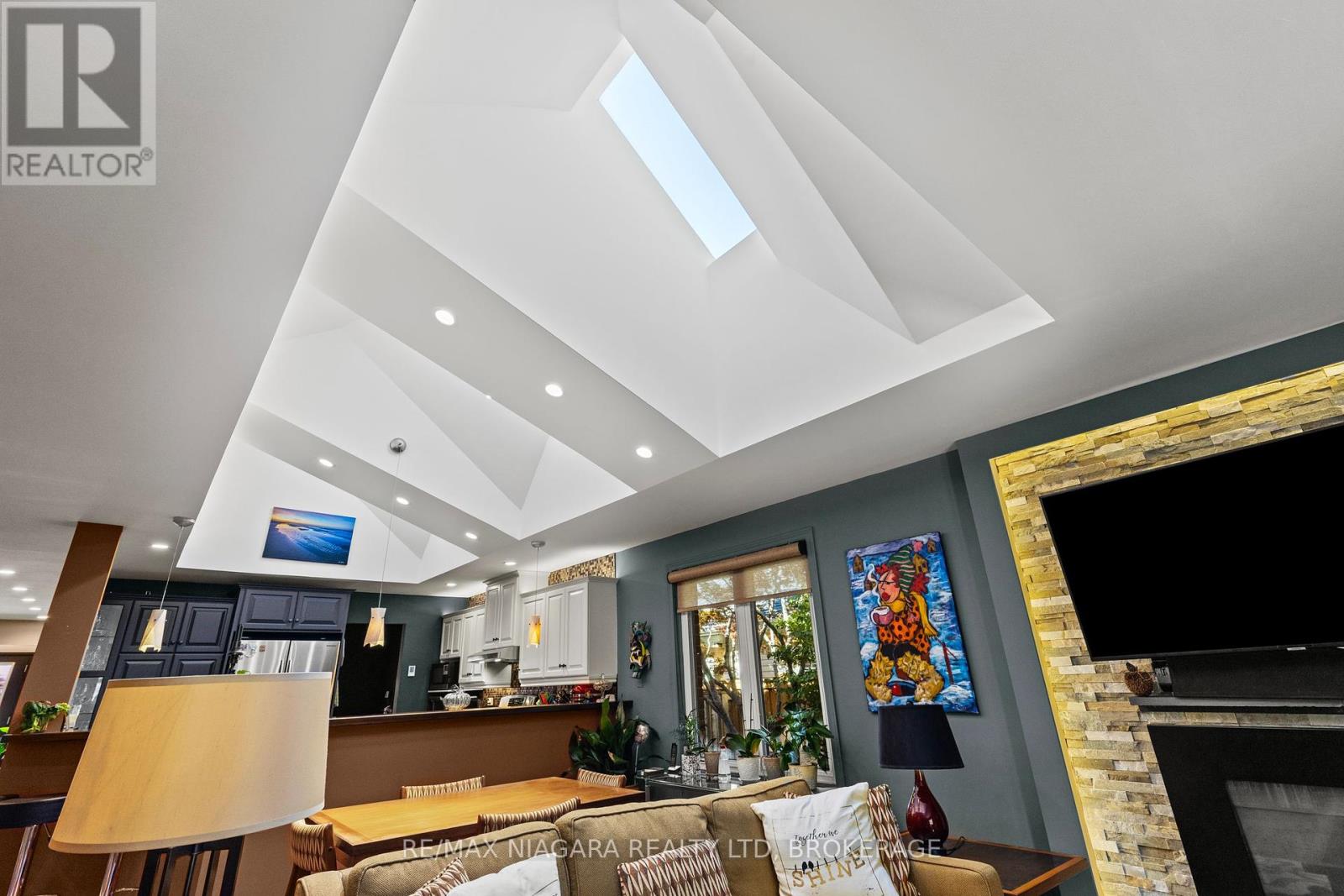 4 Karsam Court, Niagara-On-The-Lake (Town), Ontario  L0S 1J0 - Photo 38 - X12456908