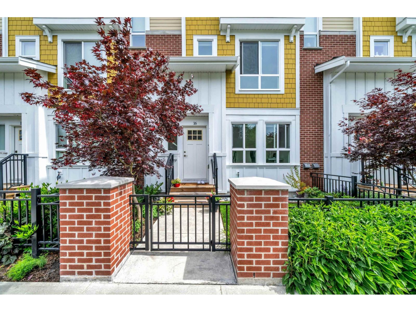 16 16561 17A AVENUE, Surrey, British Columbia