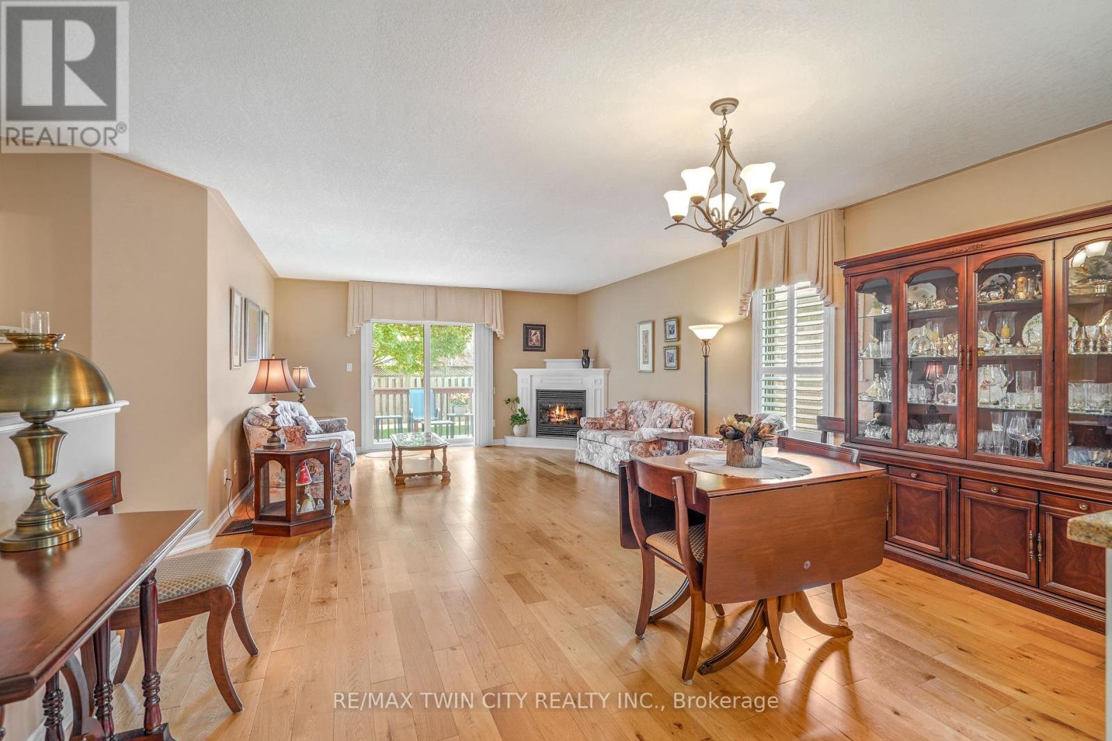 8 - 25 Cobden Court, Brantford, Ontario  N3R 8B5 - Photo 14 - X12456822