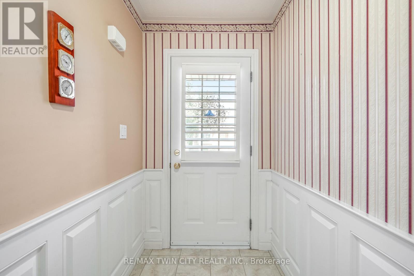 8 - 25 Cobden Court, Brantford, Ontario  N3R 8B5 - Photo 5 - X12456822
