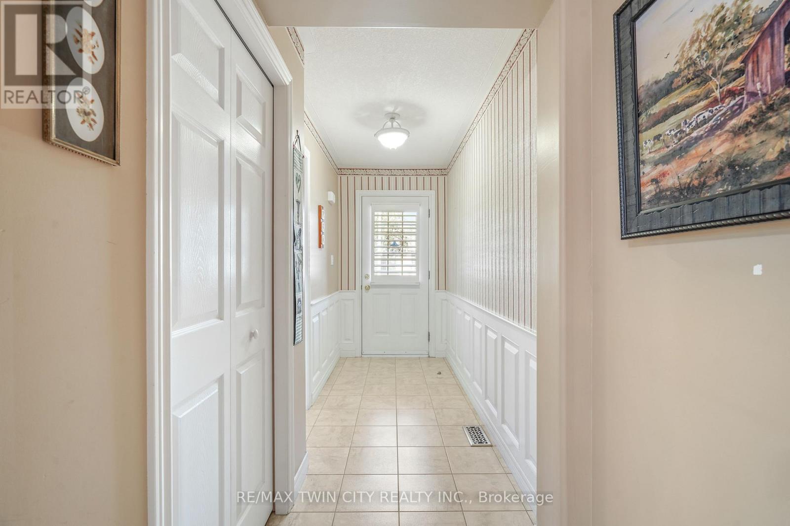 8 - 25 Cobden Court, Brantford, Ontario  N3R 8B5 - Photo 8 - X12456822