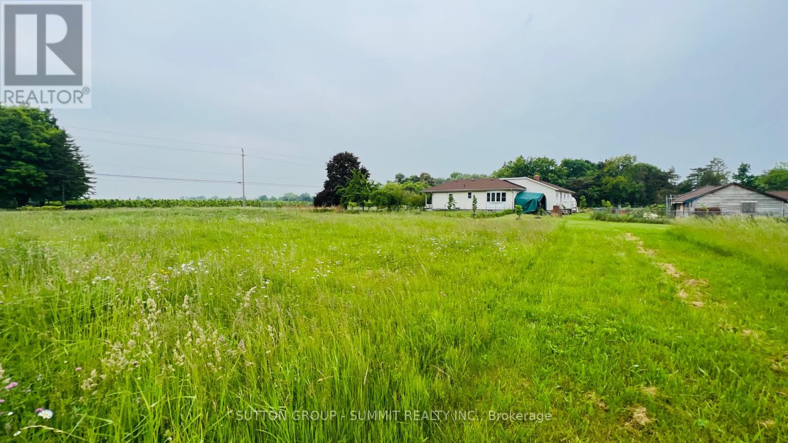 84 East West Line, Niagara-On-The-Lake, Ontario  L0S 1J0 - Photo 4 - X12456828