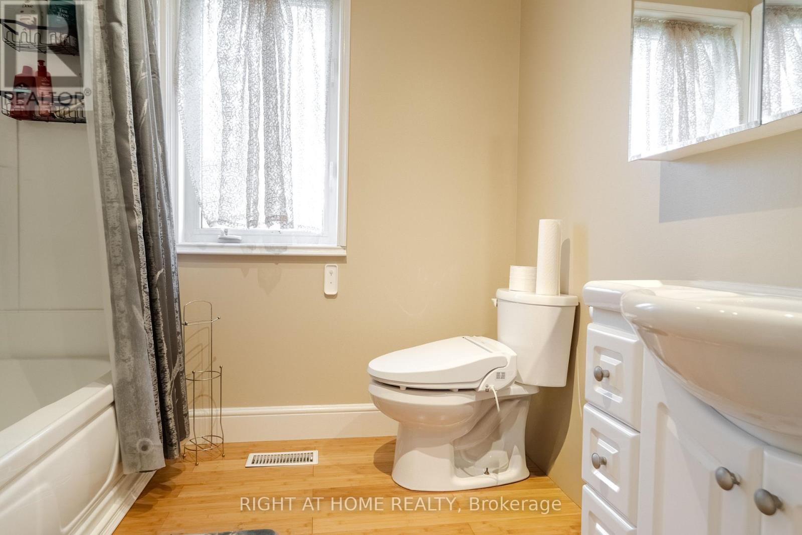 843 County Rd 2, Lakeshore, Ontario  N0R 1A0 - Photo 26 - X12456848
