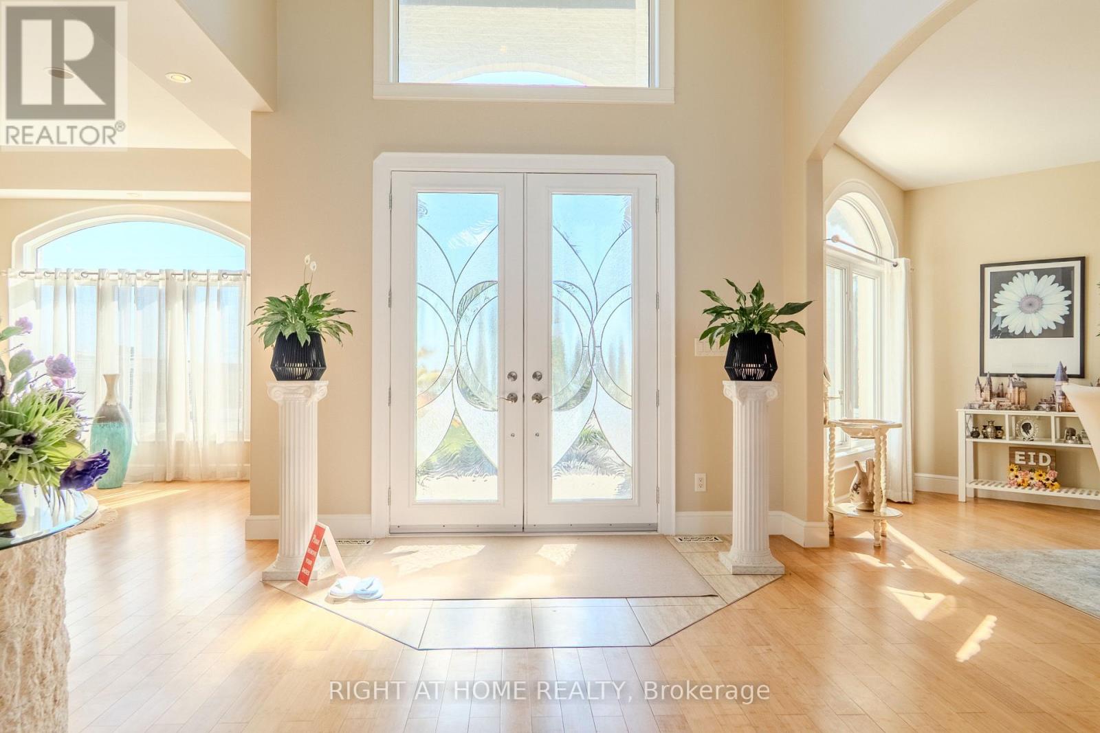 843 County Rd 2, Lakeshore, Ontario  N0R 1A0 - Photo 4 - X12456848