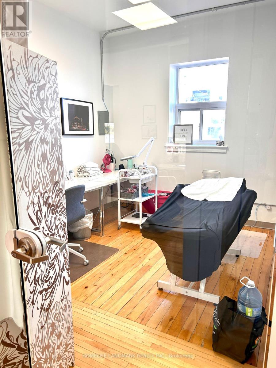 1 King Street N, Waterloo, Ontario  N2J 2W6 - Photo 11 - X12456885
