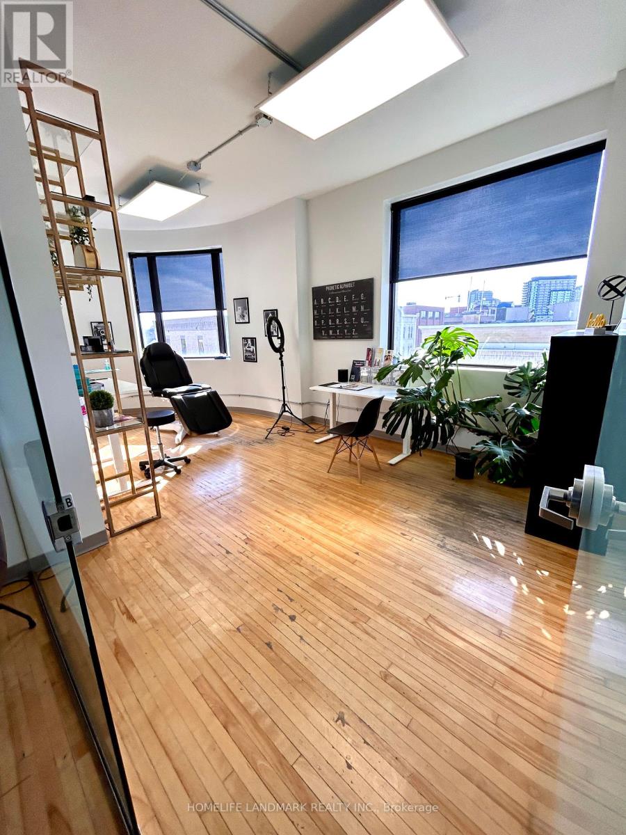 1 King Street N, Waterloo, Ontario  N2J 2W6 - Photo 6 - X12456885