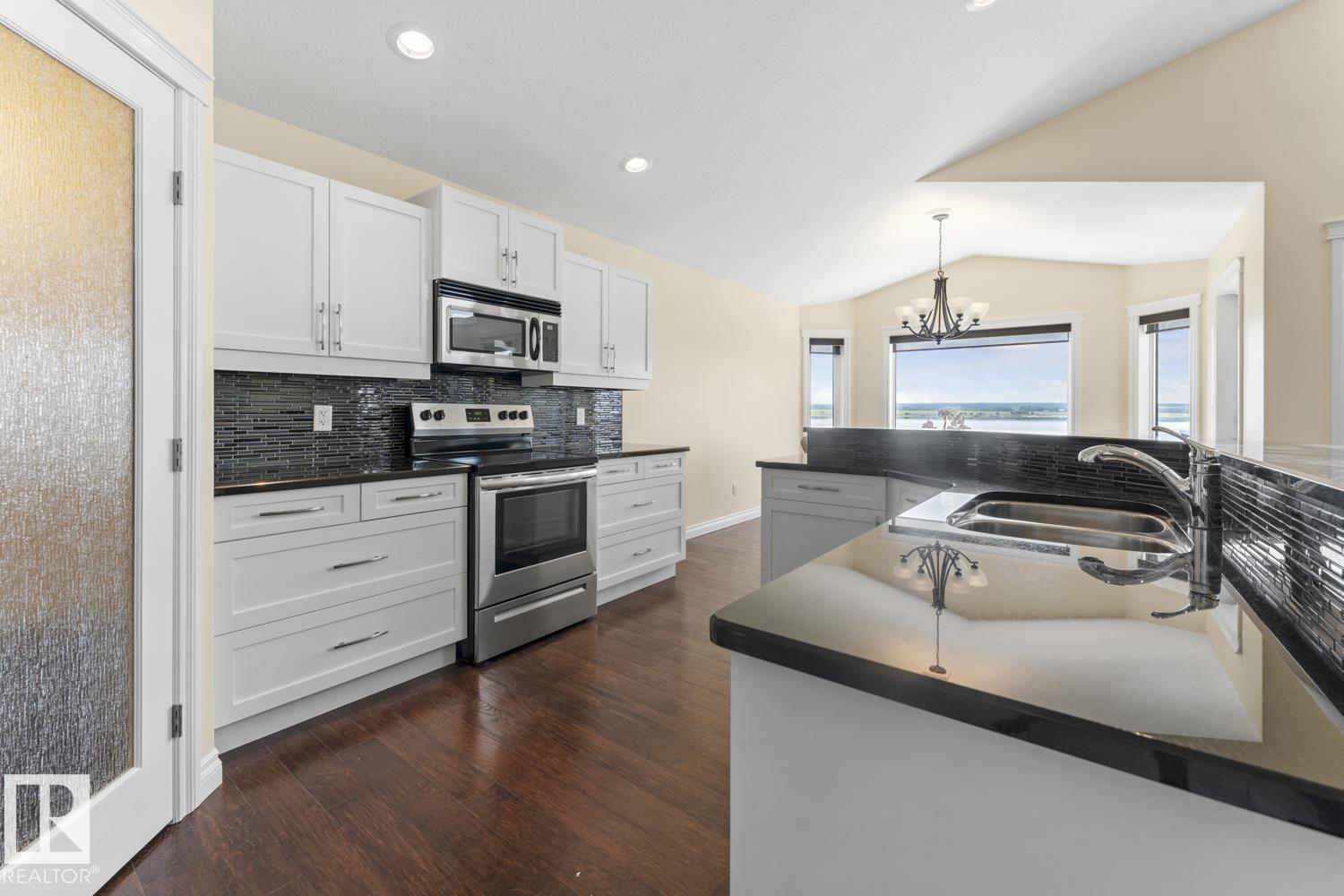 3704 Lakeshore Dr, Bonnyville Town, Alberta  T9N 0A4 - Photo 10 - E4443614