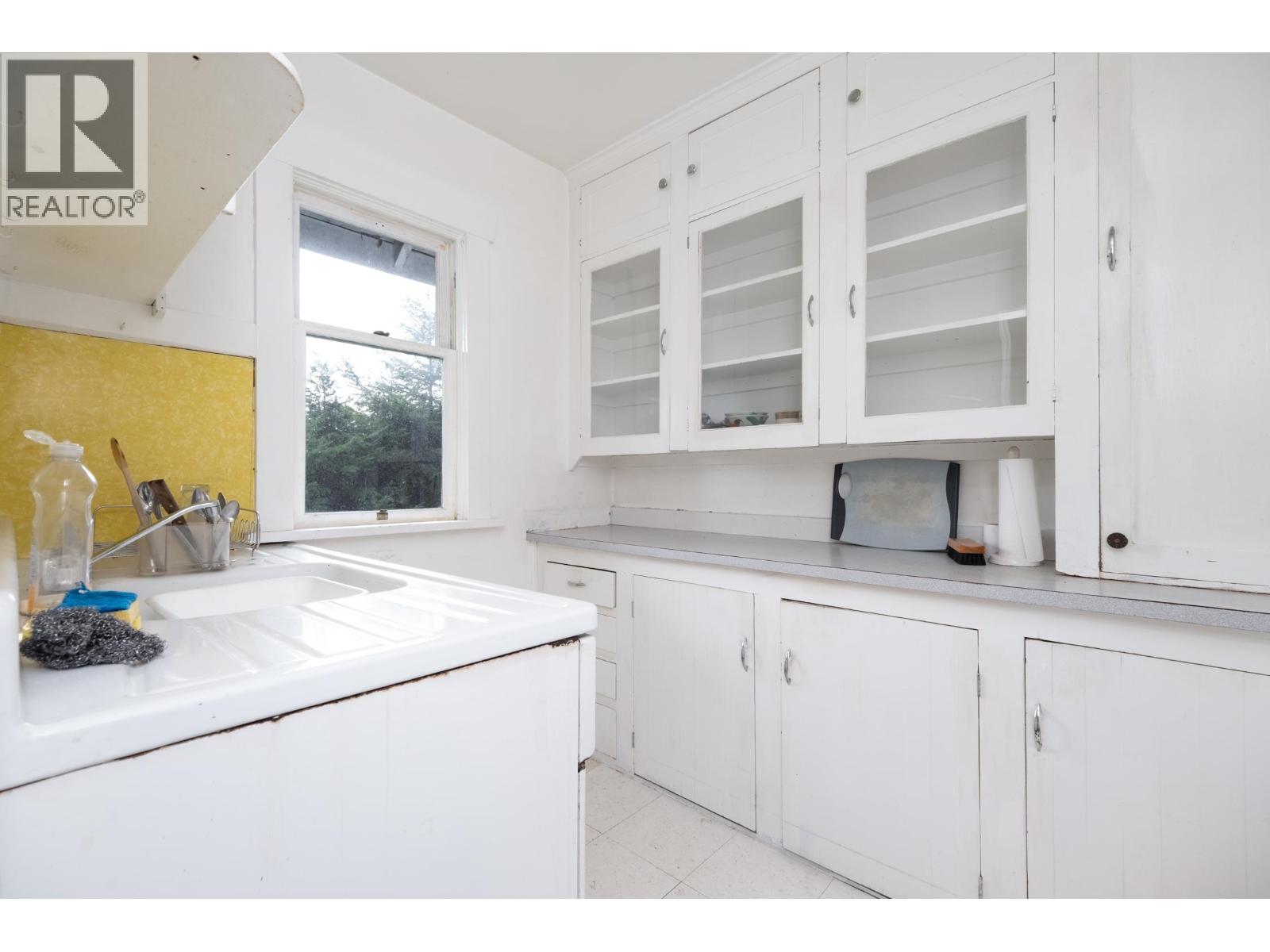 1195 Dempsey Road, North Vancouver, British Columbia  V7K 1S4 - Photo 4 - R3052708