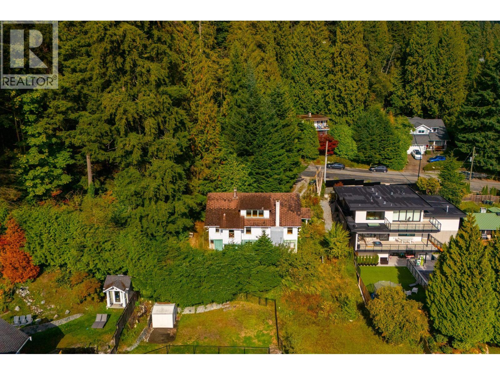 1195 DEMPSEY ROAD, North Vancouver, British Columbia