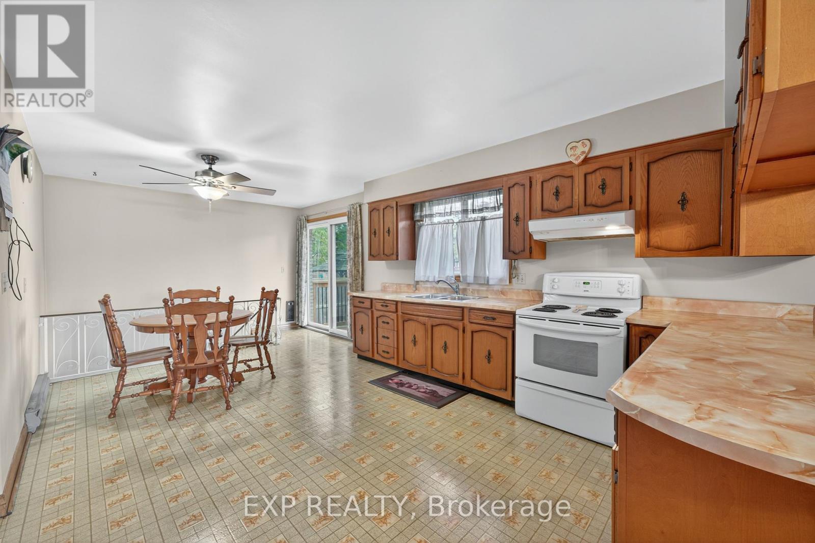 147 Inverness Crescent, Kingston, Ontario  K7M 6G9 - Photo 11 - X12456924