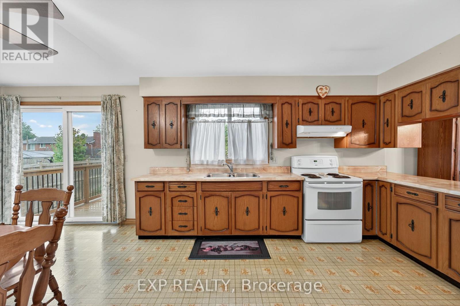 147 Inverness Crescent, Kingston, Ontario  K7M 6G9 - Photo 12 - X12456924