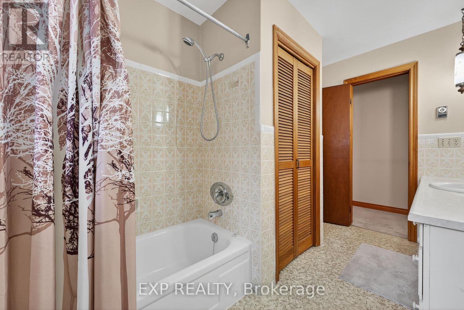 147 Inverness Crescent, Kingston, Ontario  K7M 6G9 - Photo 17 - X12456924