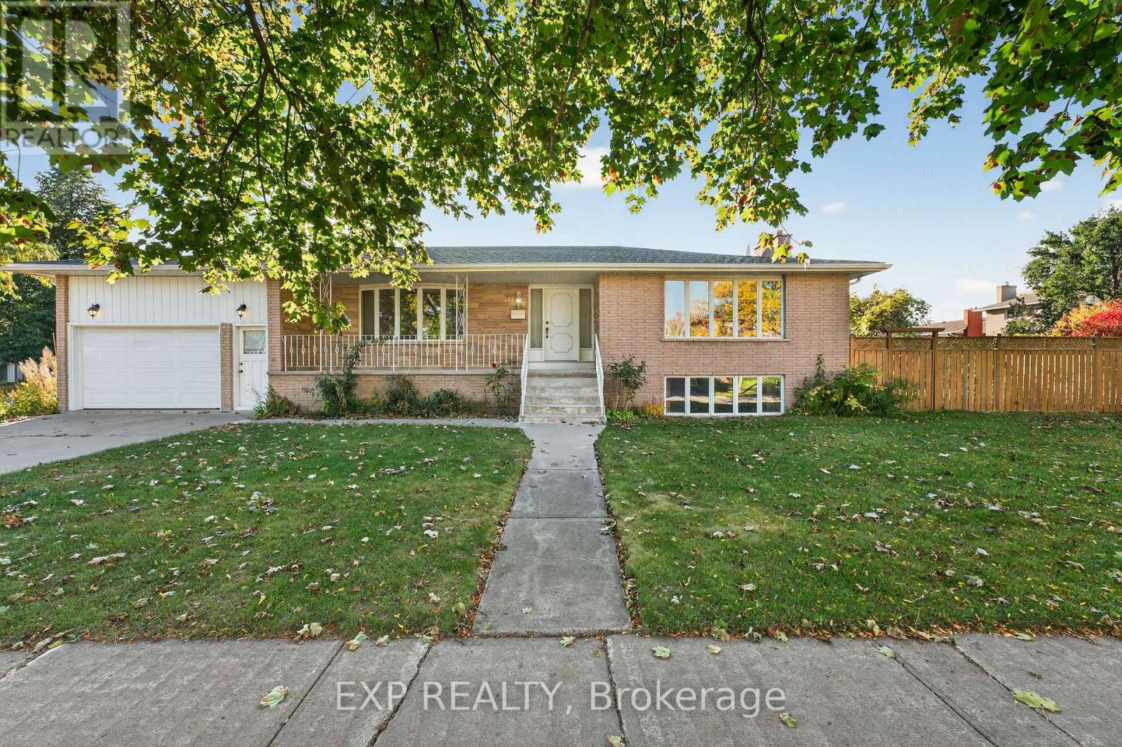 147 Inverness Crescent, Kingston, Ontario  K7M 6G9 - Photo 2 - X12456924