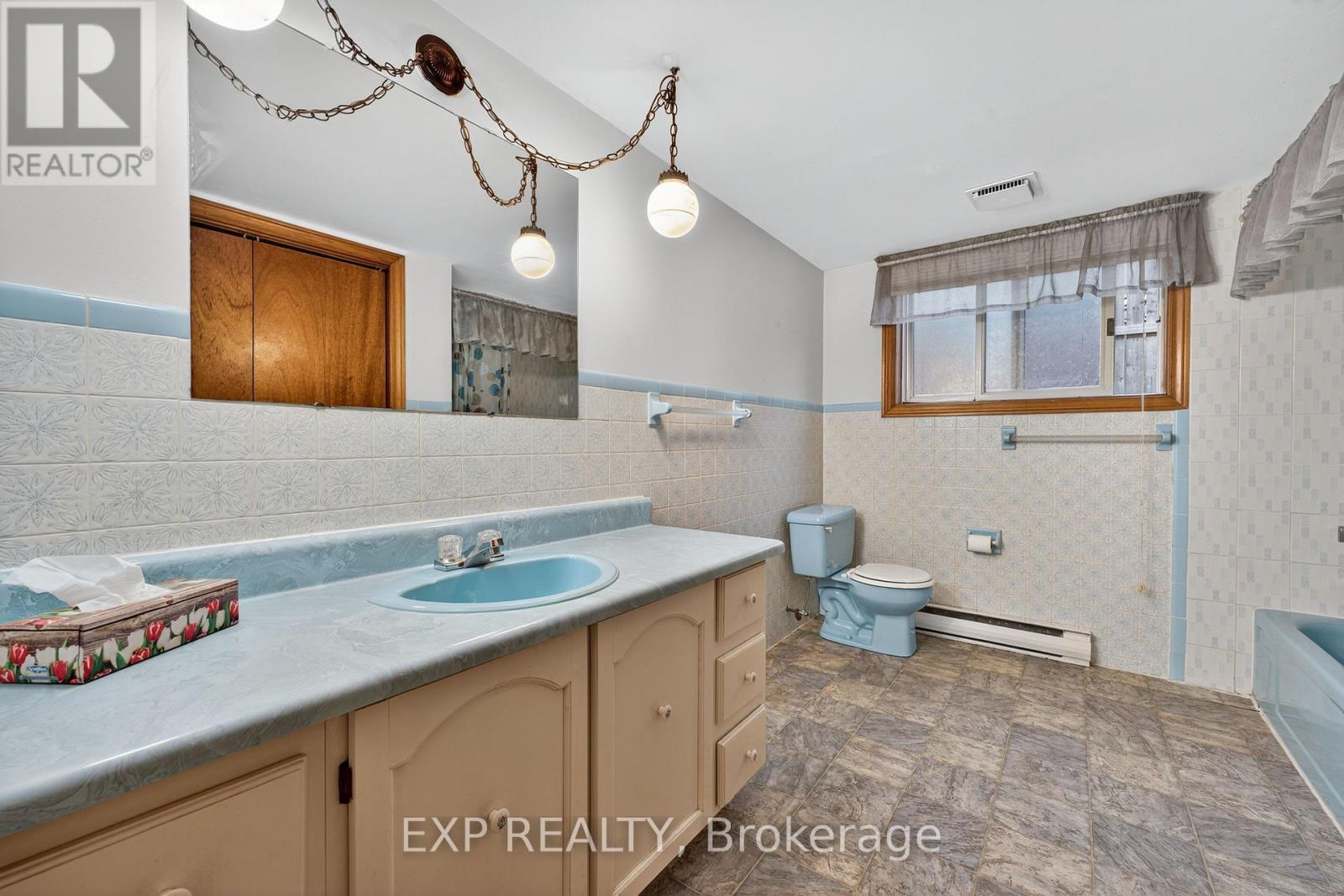 147 Inverness Crescent, Kingston, Ontario  K7M 6G9 - Photo 34 - X12456924