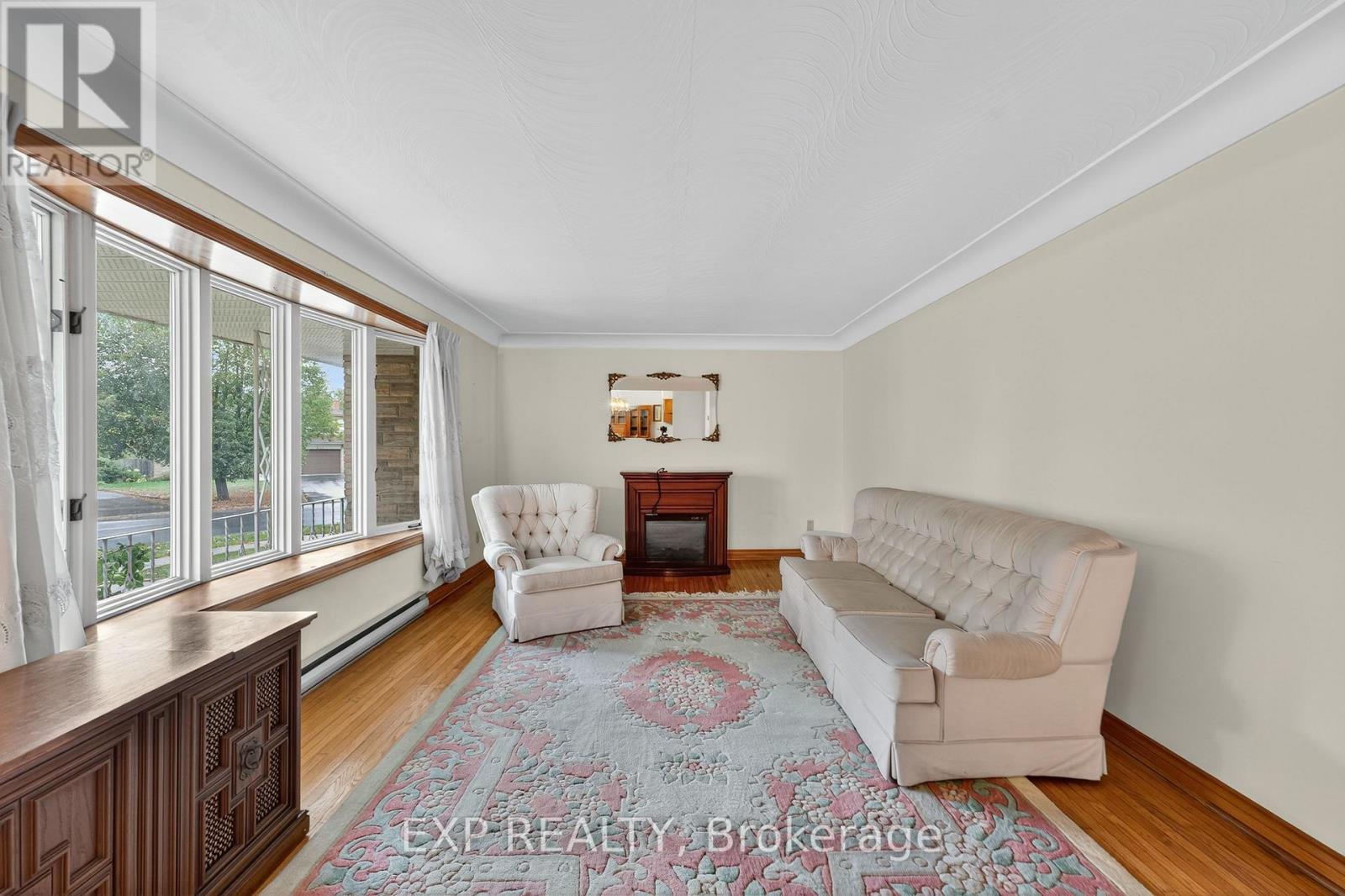 147 Inverness Crescent, Kingston, Ontario  K7M 6G9 - Photo 7 - X12456924