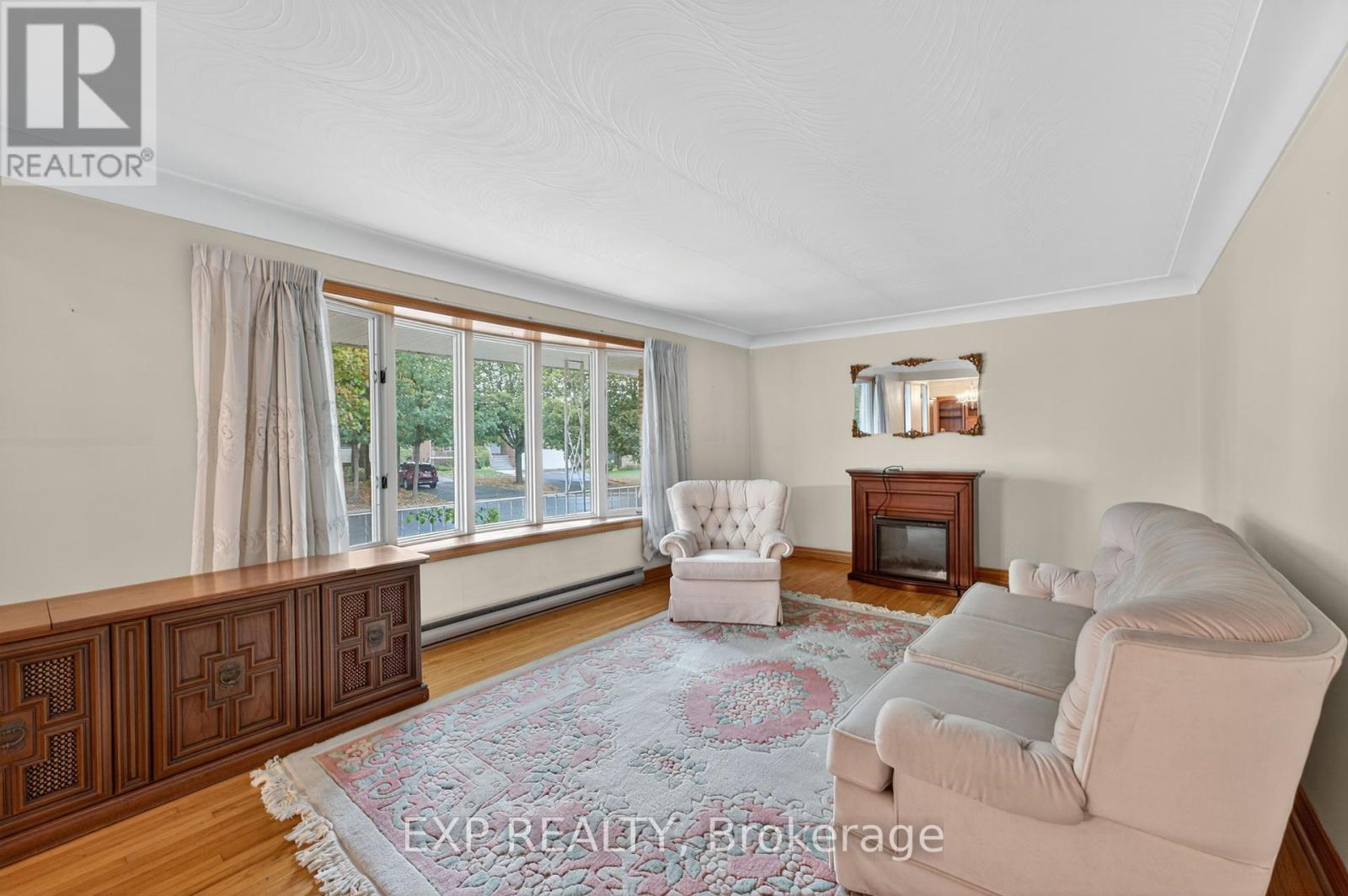 147 Inverness Crescent, Kingston, Ontario  K7M 6G9 - Photo 8 - X12456924