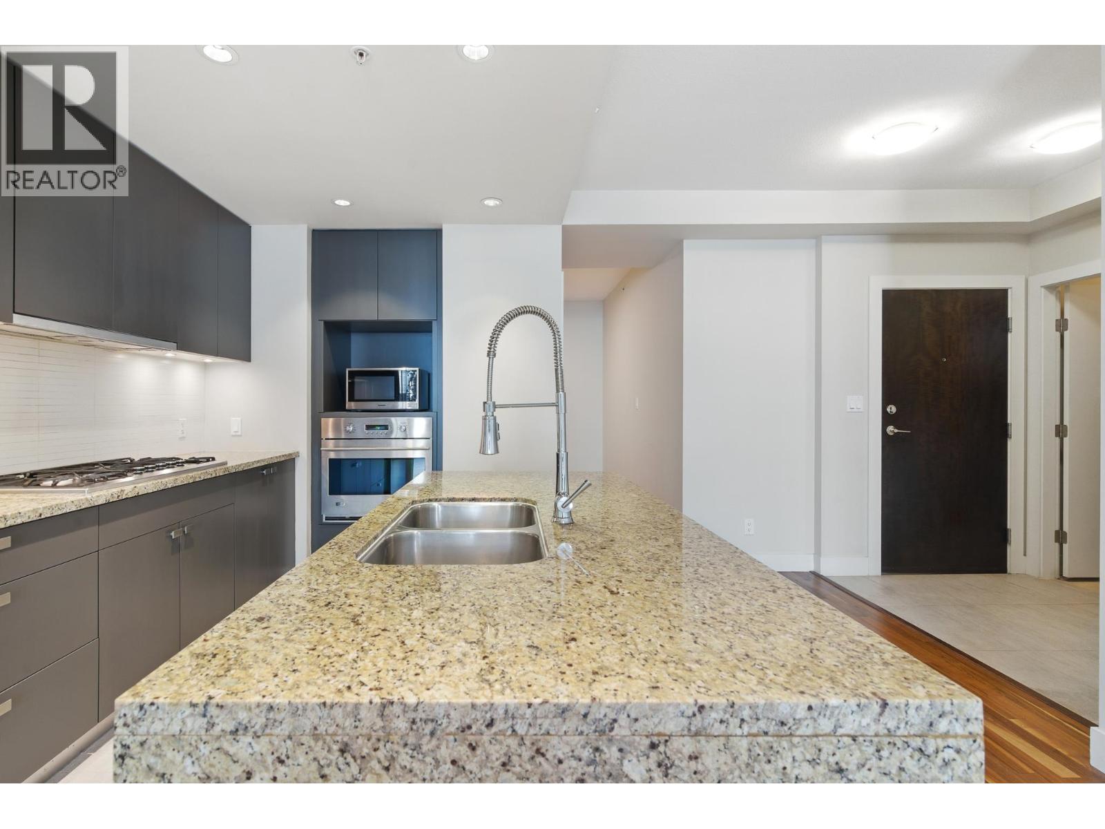 305 6080 Iona Drive, Vancouver, British Columbia  V6T 0A4 - Photo 6 - R3057410