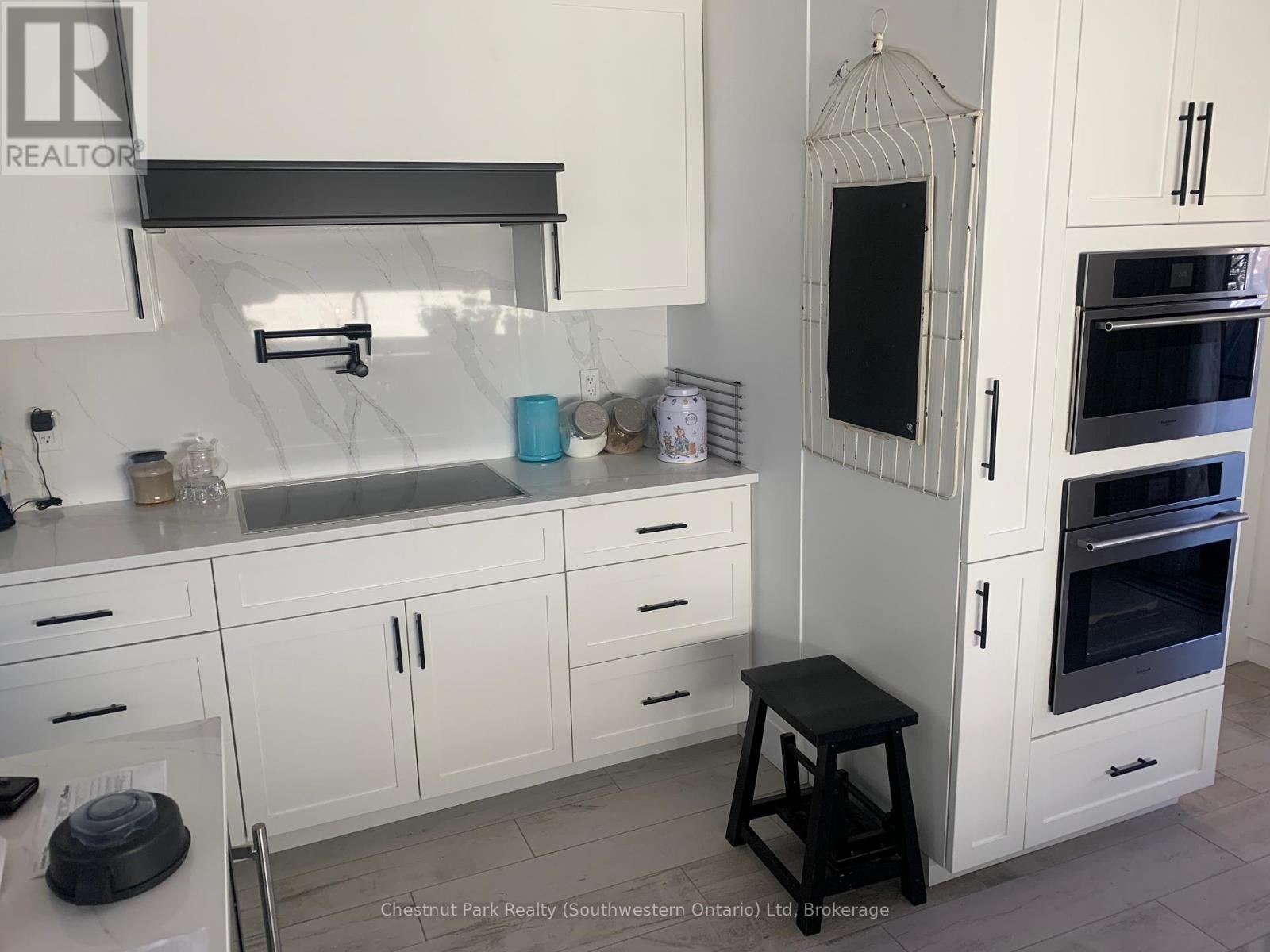 114-116 Arthur Street, Guelph, Ontario  N1E 4V2 - Photo 3 - X12454729