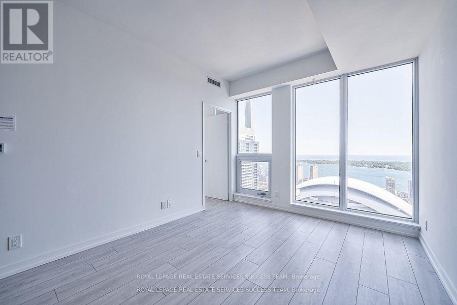 4711 - 55 Mercer Street, Toronto, Ontario  M5V 3W2 - Photo 6 - C12456914