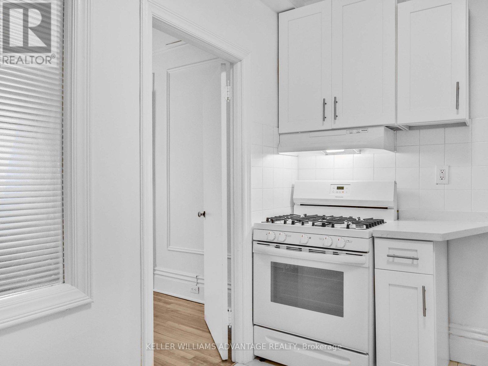 2nd Floor Unit 3 - 347 Walmer Road, Toronto, Ontario  M5R 2Y3 - Photo 13 - C12456915