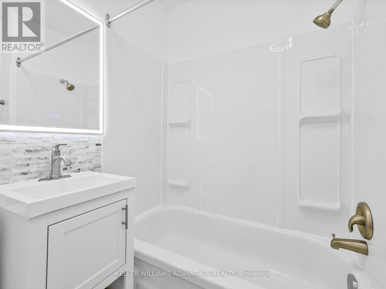 2nd Floor Unit 3 - 347 Walmer Road, Toronto, Ontario  M5R 2Y3 - Photo 23 - C12456915