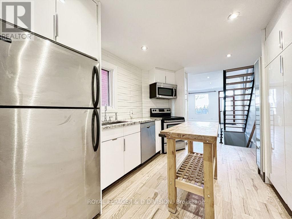 92 Massey Street, Toronto, Ontario  M6J 2T4 - Photo 11 - C12456920