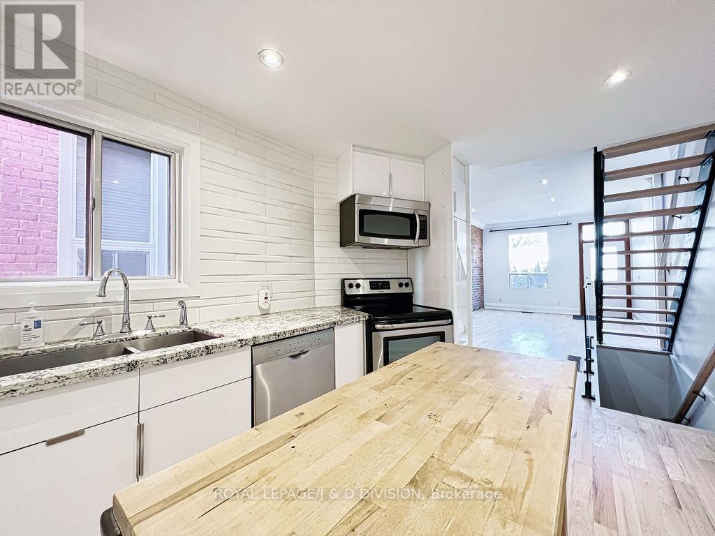 92 Massey Street, Toronto, Ontario  M6J 2T4 - Photo 12 - C12456920