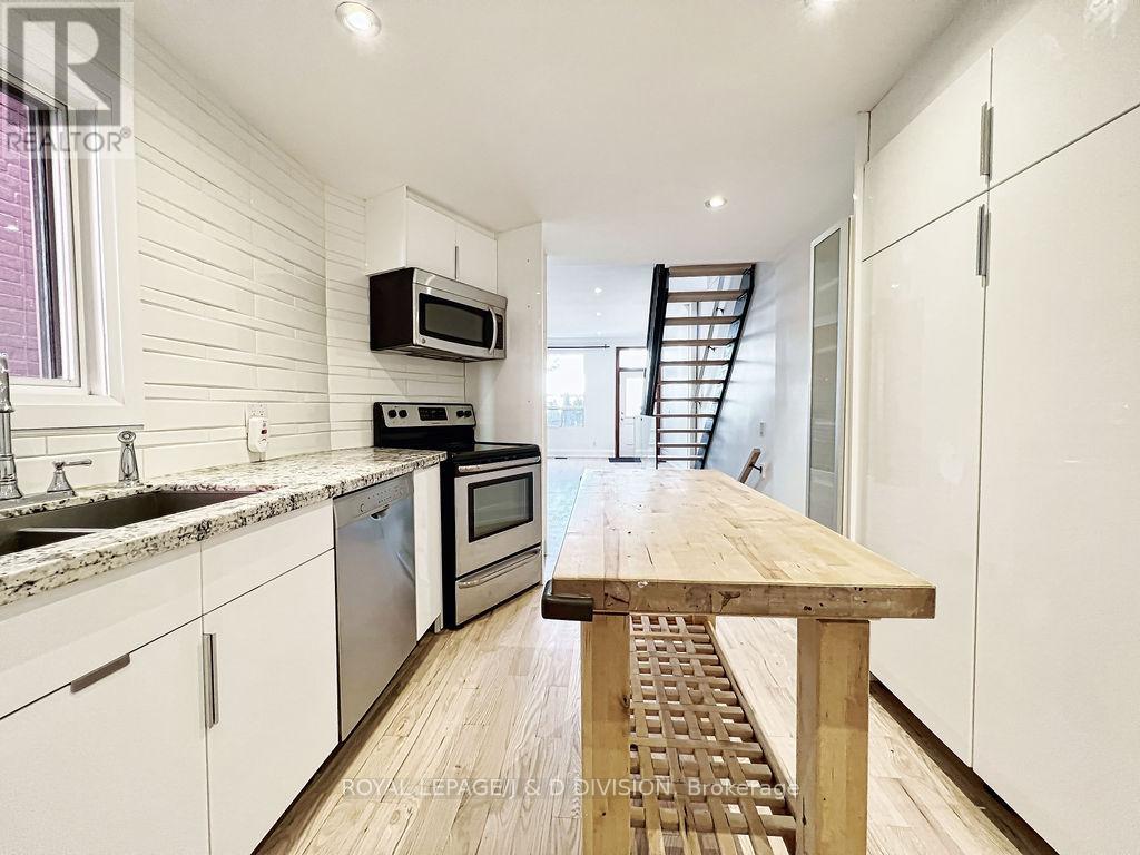 92 Massey Street, Toronto, Ontario  M6J 2T4 - Photo 13 - C12456920