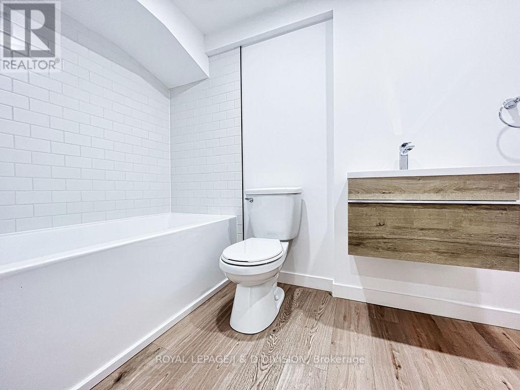92 Massey Street, Toronto, Ontario  M6J 2T4 - Photo 37 - C12456920