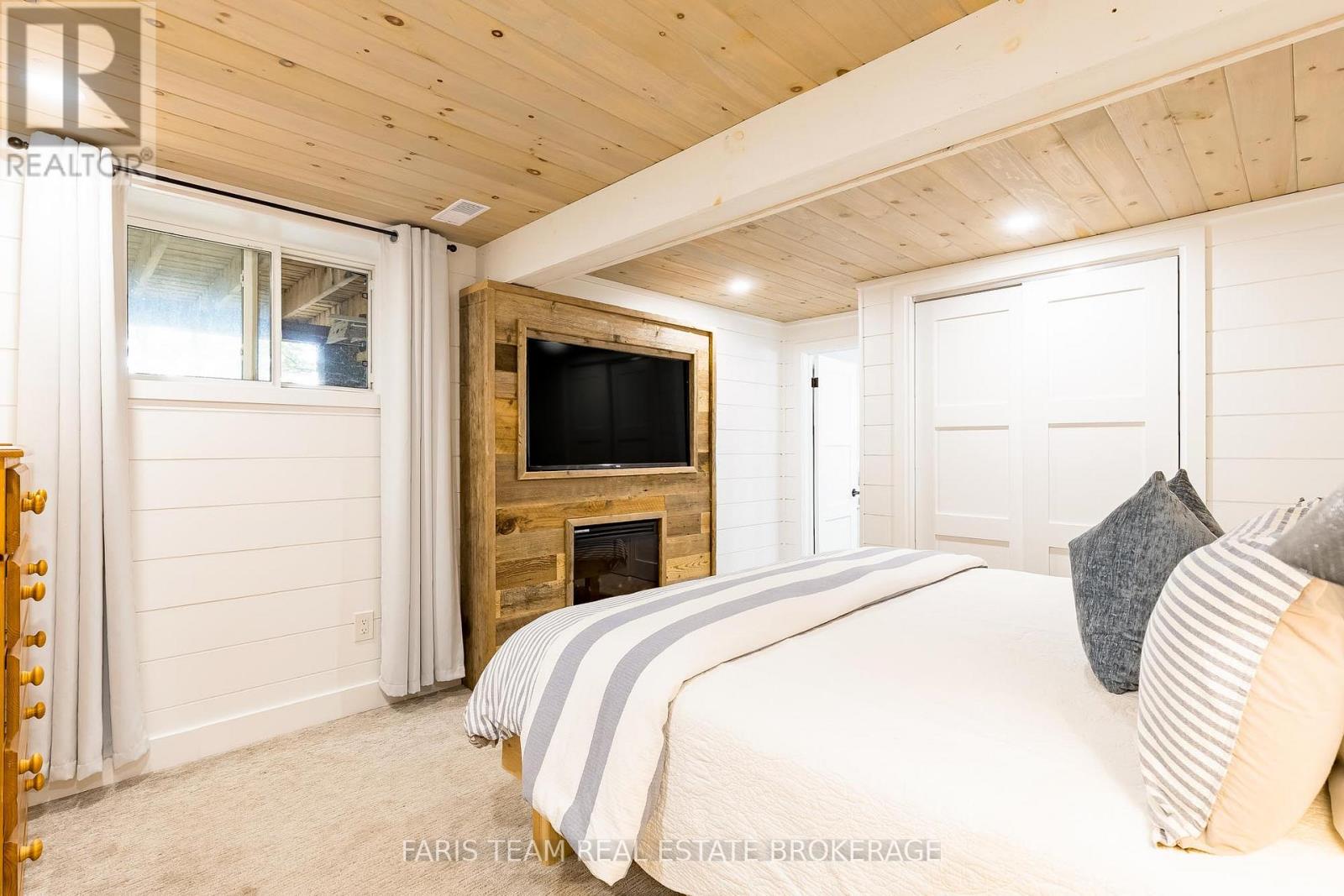 1292 Tiny Beaches Road N, Tiny, Ontario  L9M 0H3 - Photo 29 - S12434947