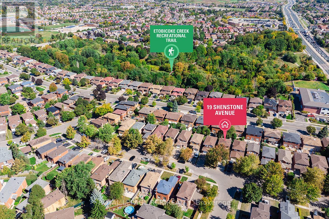 19 SHENSTONE AVENUE, Brampton, Ontario