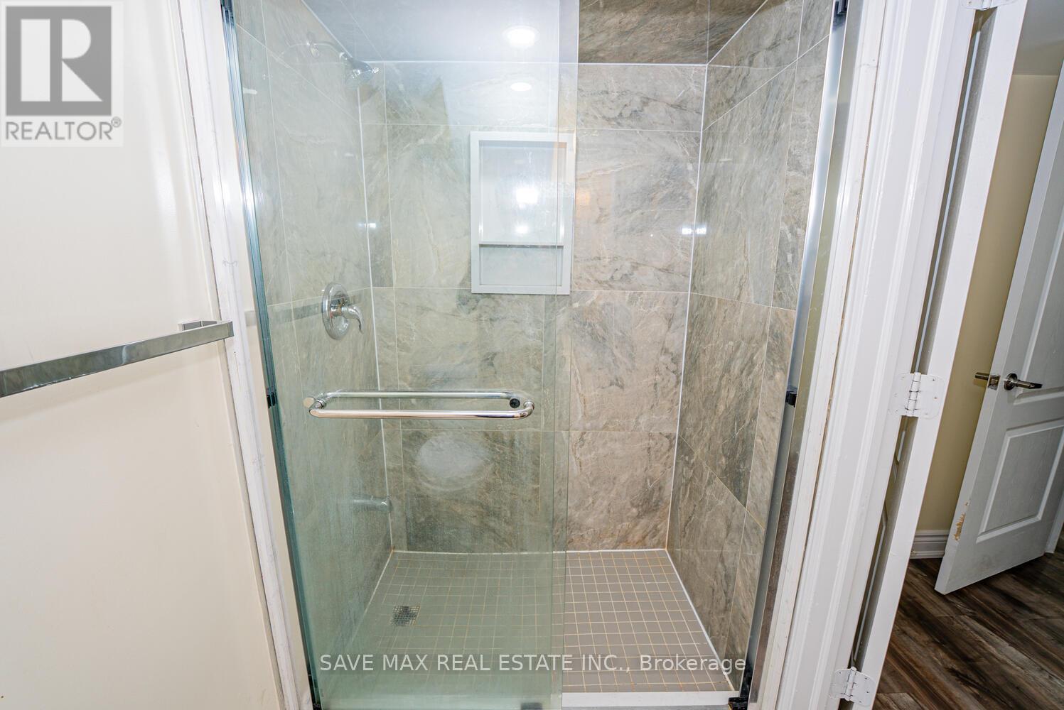4 Donomore Drive, Brampton, Ontario  L7A 0S8 - Photo 39 - W12456465