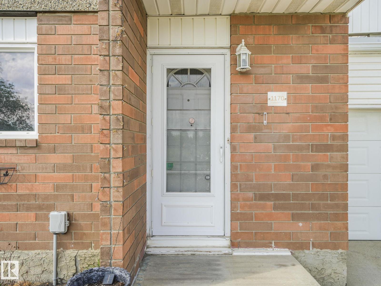 Property at 1170 MILLBOURNE E NW image 4