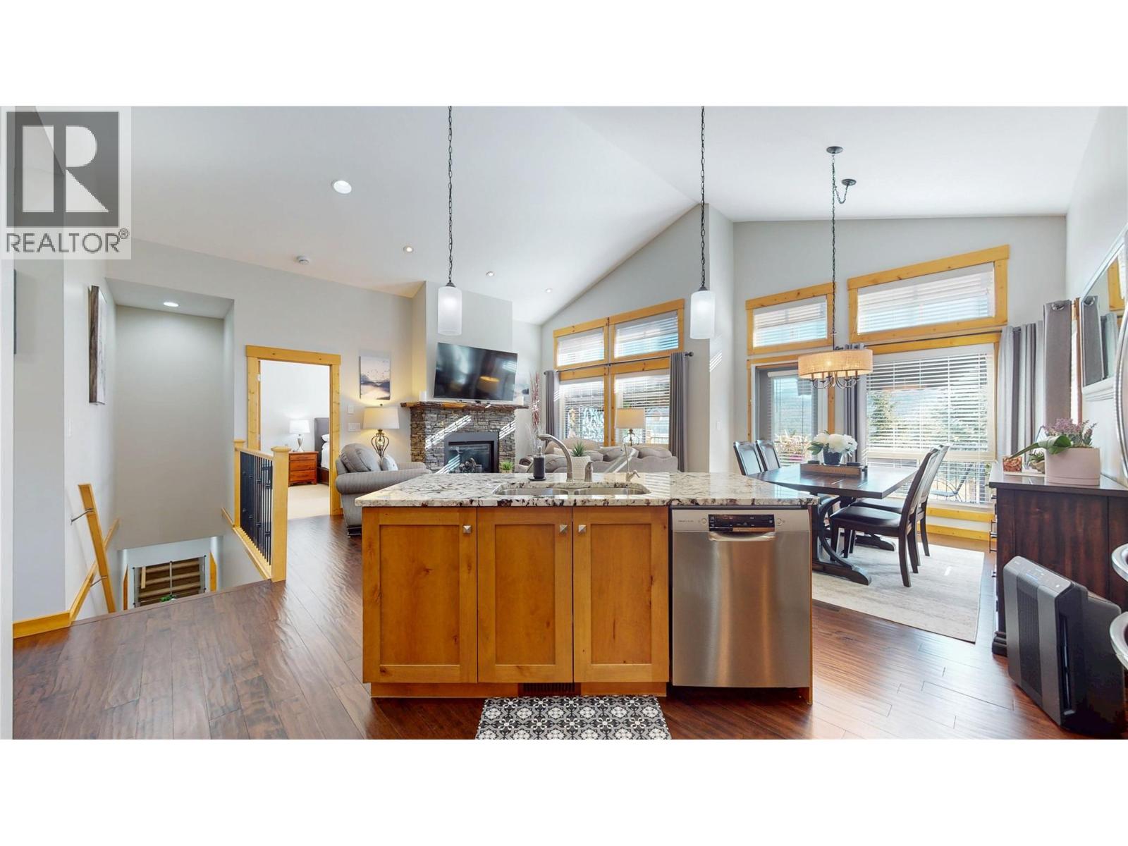 230 Boulder Creek, Cranbrook, British Columbia  V1C 0B4 - Photo 4 - 10365550