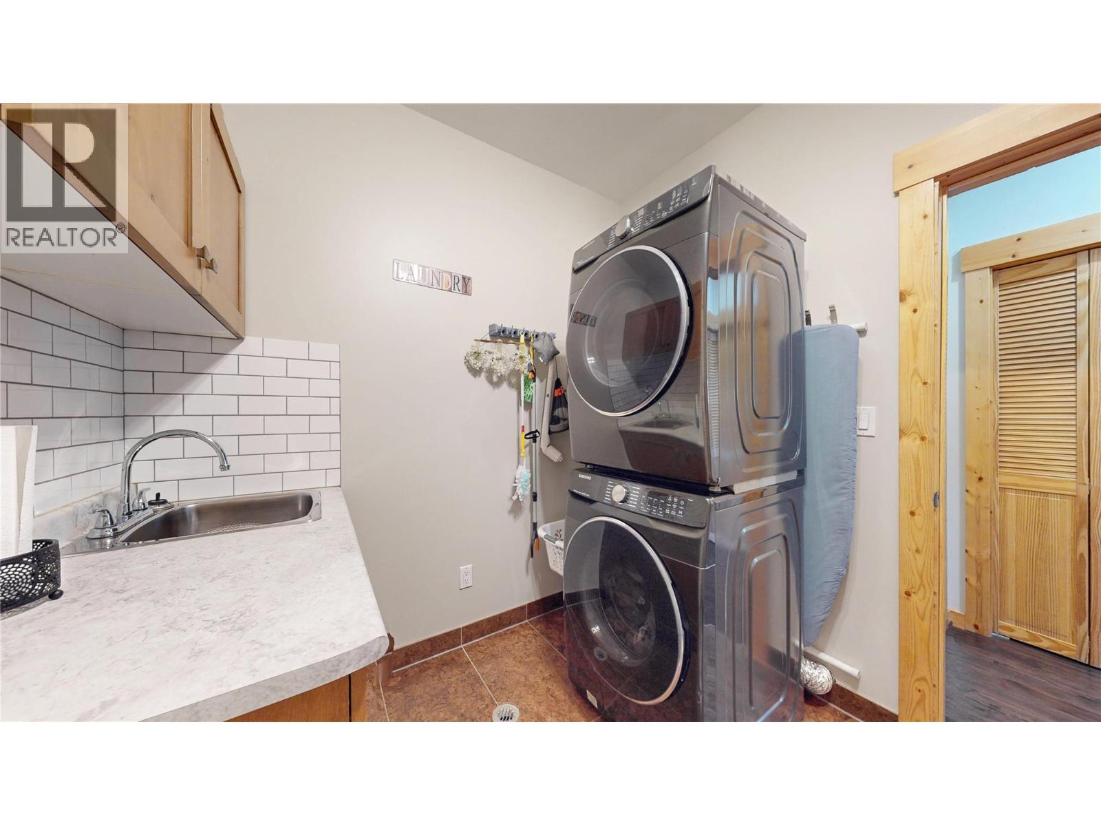 230 Boulder Creek, Cranbrook, British Columbia  V1C 0B4 - Photo 16 - 10365550